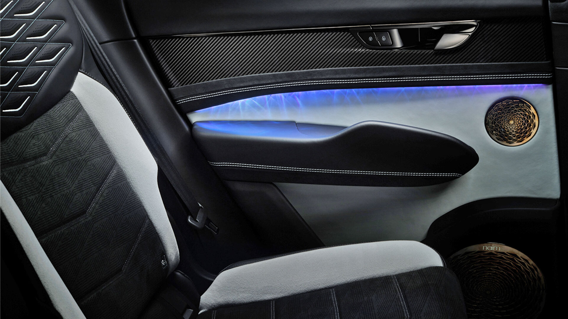 Bentley Torcal Shows Off Its Rear Seat And Mood Selector