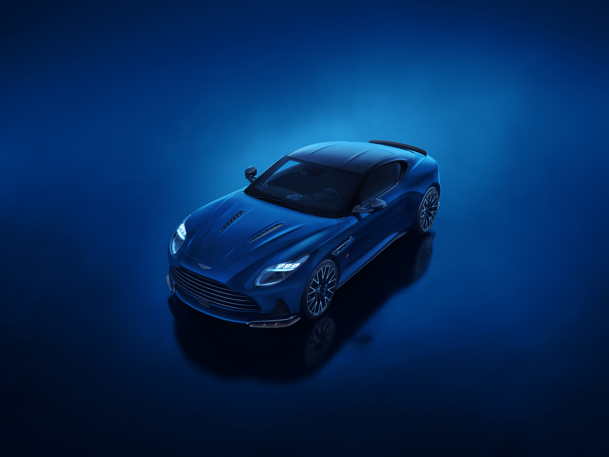 アストンマーティン「DB12 S」登場。DBシリーズの新たな頂点