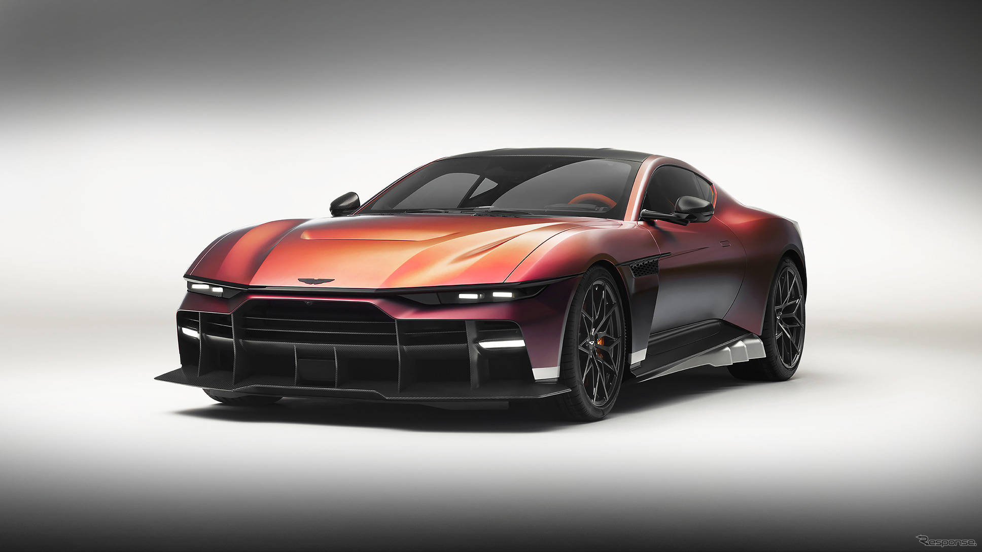 アストンマーティン、世界最強のフロントエンジン市販車『Valen』発表…850馬力V12搭載