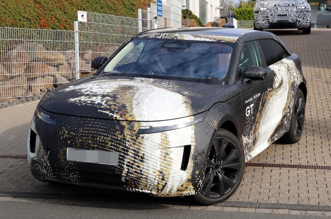 “小さいレンジローバー”のベンチマークはBMW『iX3』? 新型『GT』開発車両を目撃