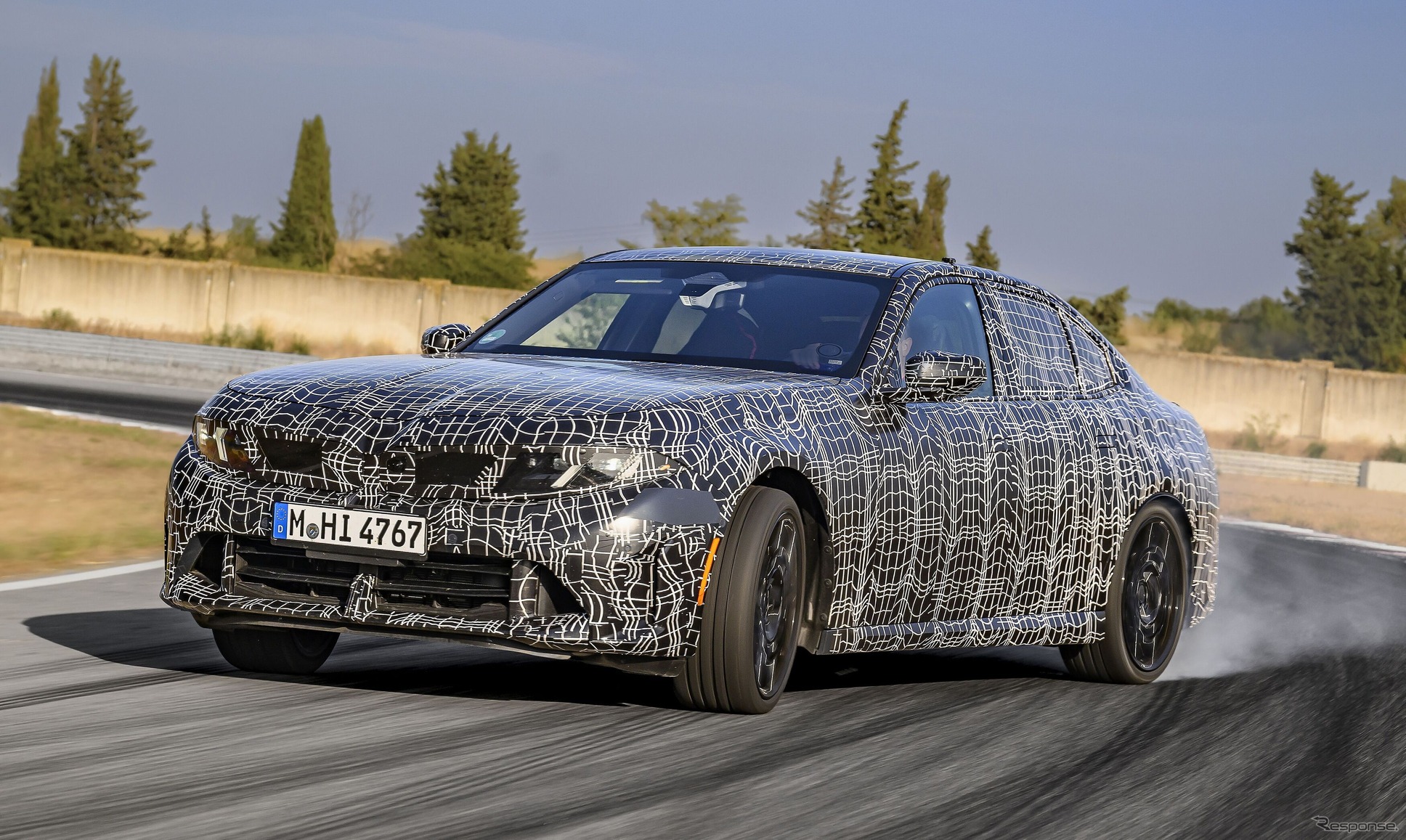 BMW 3シリーズ 新型、6気筒搭載の「M350 xDrive」は443馬力に…プロトタイプの写真公開