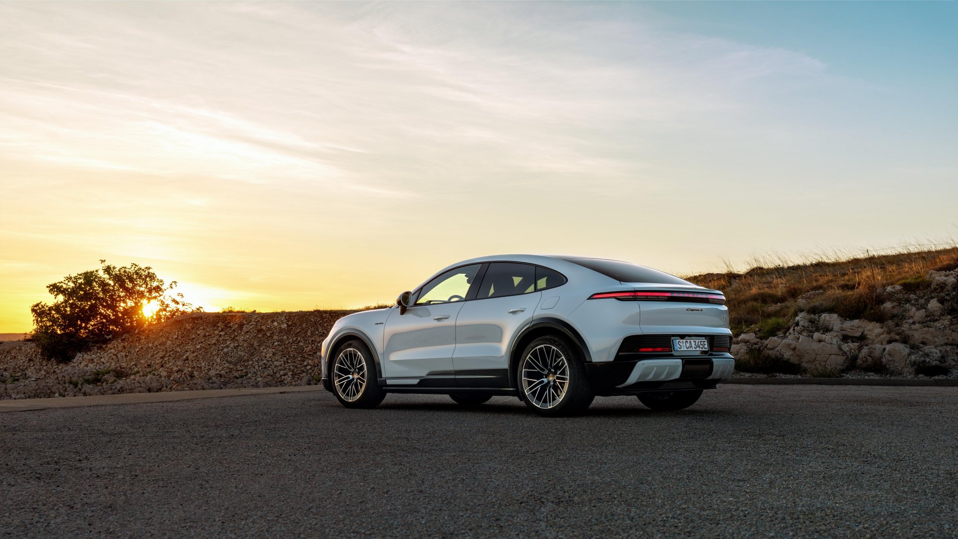 ポルシェ史上最強は1,156PSのSUV。「カイエン クーペ・エレクトリック」が加わった新型カイエンの現在地
